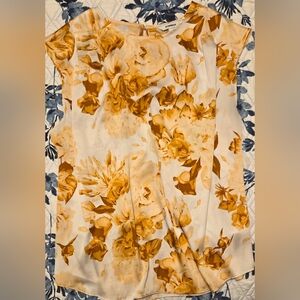 Express Blouse Size Medium Like New Cream & Gold Floral Sleeveless Top